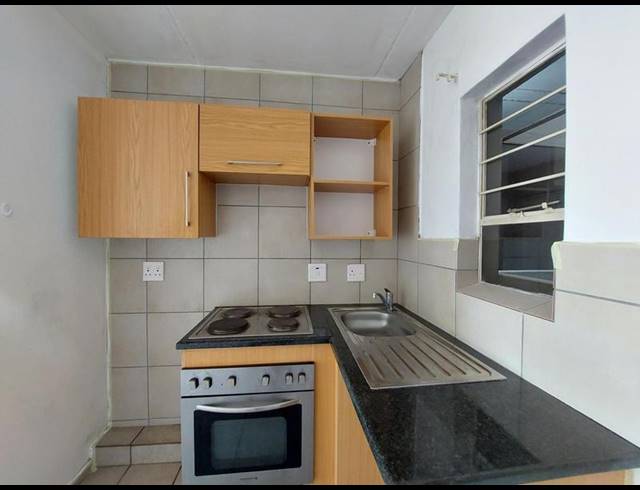 1 BEDROOM PROPERTY TO RENT IN BRAAMFONTEIN WERF